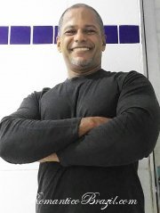 Henrique brasileiro bonito por namoro