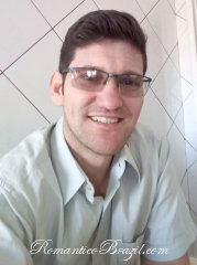 Antonio brasileiro bonito por namoro